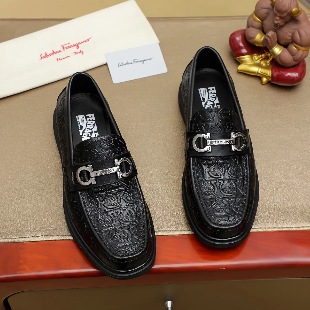 Men's shoes 260🕷🕷🐂【Ferragamo】Ferragamo Popular fashionable casual shoes🇨🇳Official website counter 1:1 production, original mold opening💯Good quality can be seen, imported high-end first-layer pebbled calfskin, water-dyed🐂leather lining🌿very clear texture, high-quality waterproof, non-slip and wear-resistant outsole🎋high quality and low price, truly handmade🍓, color optional! Code number 38-44 (45. To be customized)